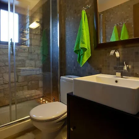 Parathalasso بيت للعطل موناستيراكي